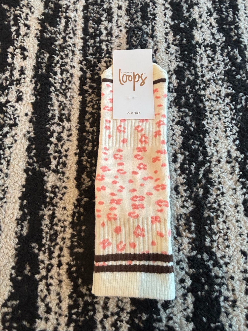 Loops Cream Crew Grip Socks